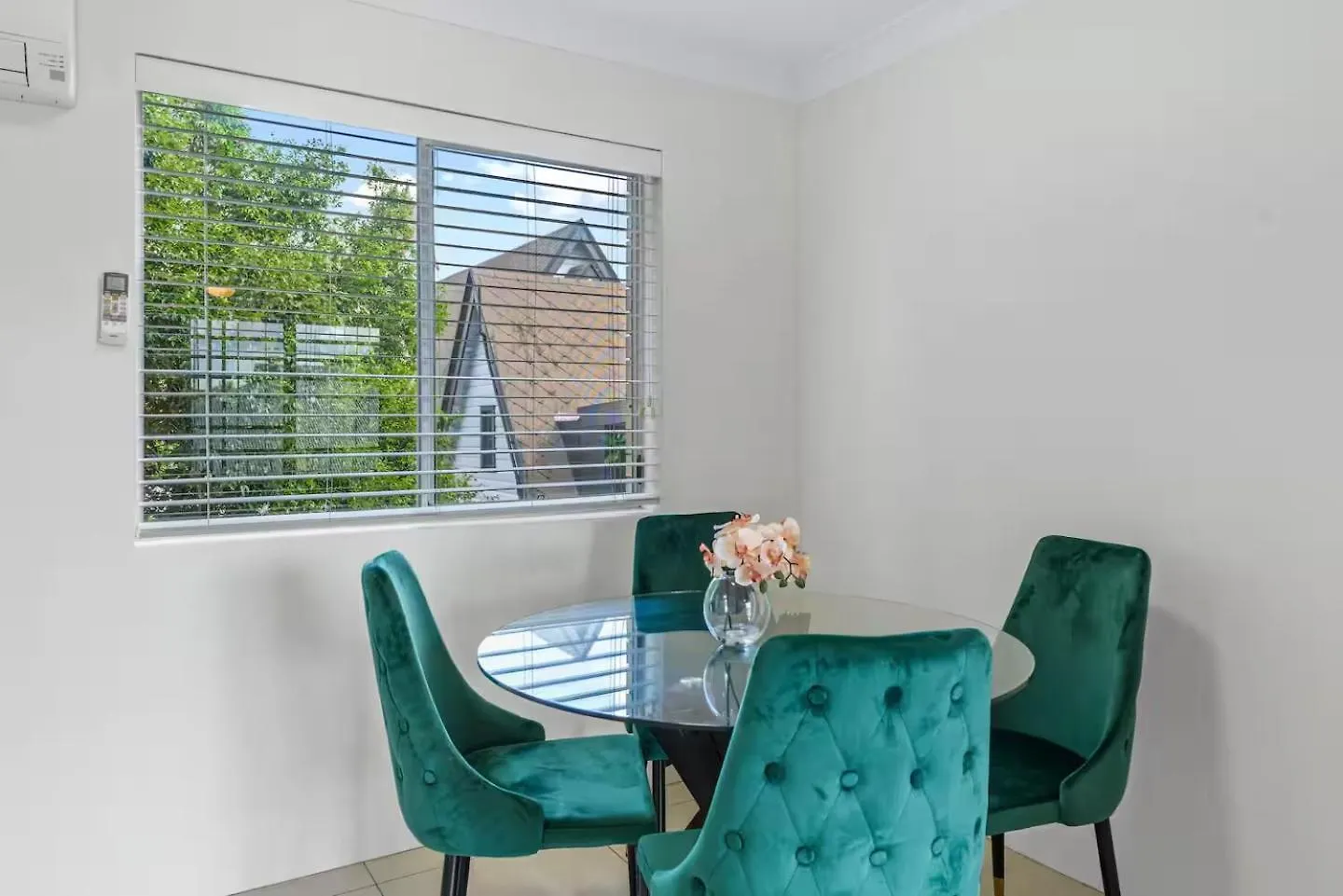 Stylish 2Brm Apt Close To Gabba With Parking & Wifi Brisbane 0*,  Australia