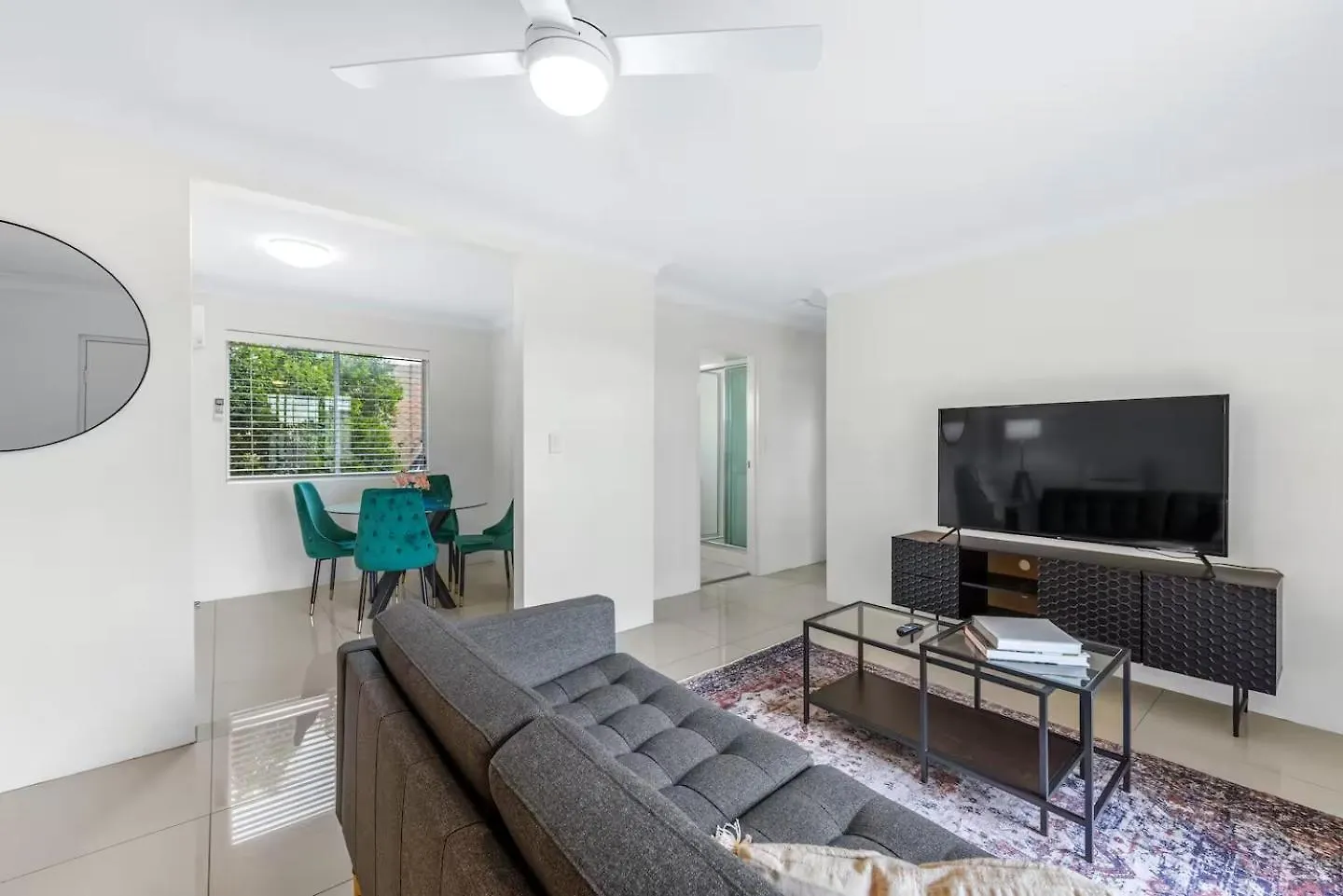 Stylish 2Brm Apt Close To Gabba With Parking & Wifi Brisbane Apartment